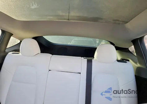 2025 Tesla Model Y z USA, uszkodzony, nr VIN 7SAYGDEF3SA338726